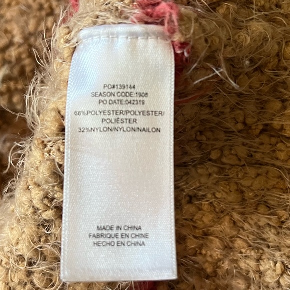 Splendid Fuzzy Crew Neck Pullover 🌵small - Picture 7 of 7